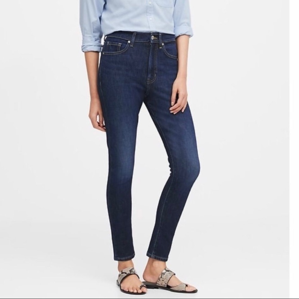 Banana a Republic straight ankle slightly distressed medium wash jean